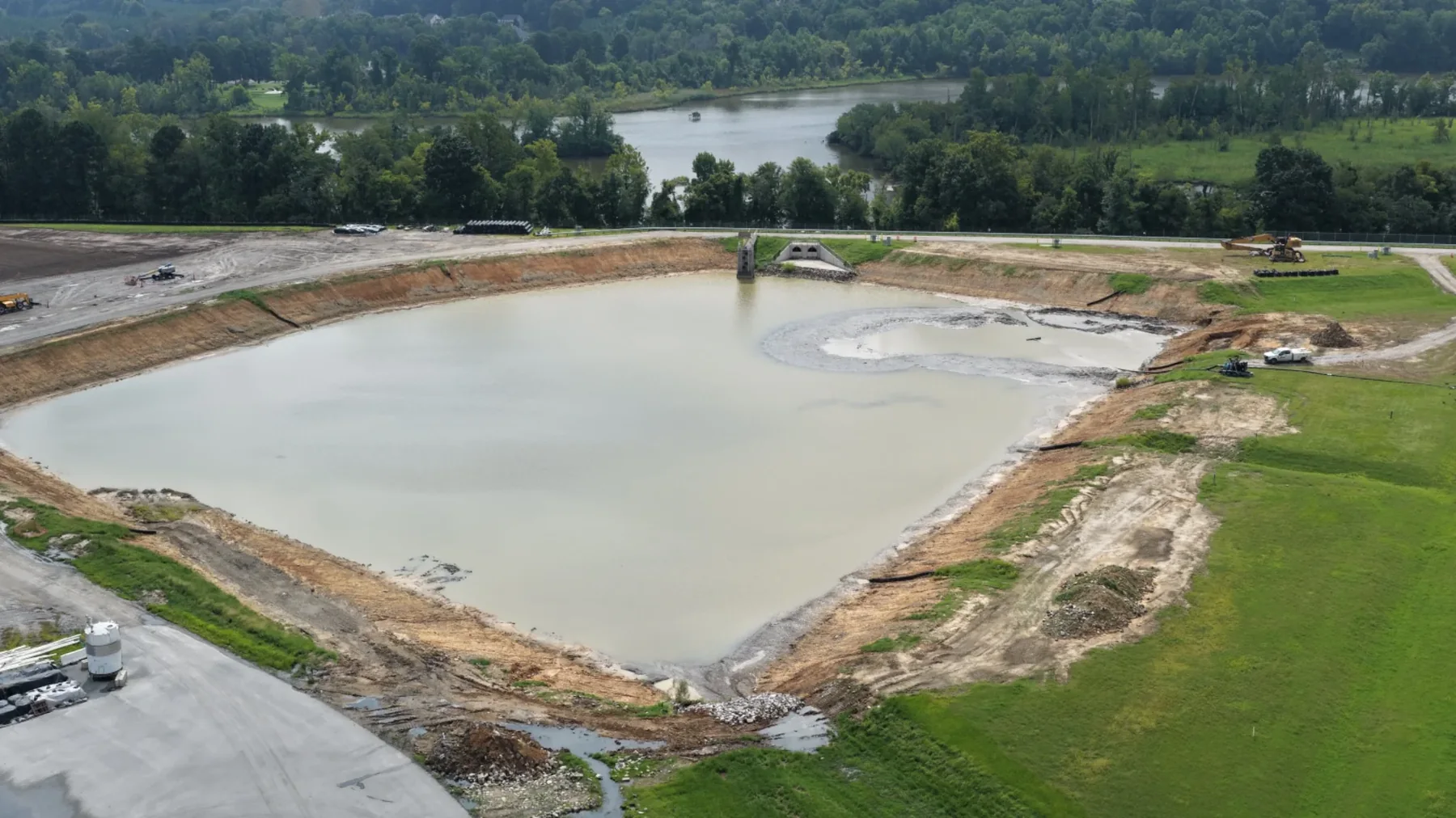 Large environmental site context