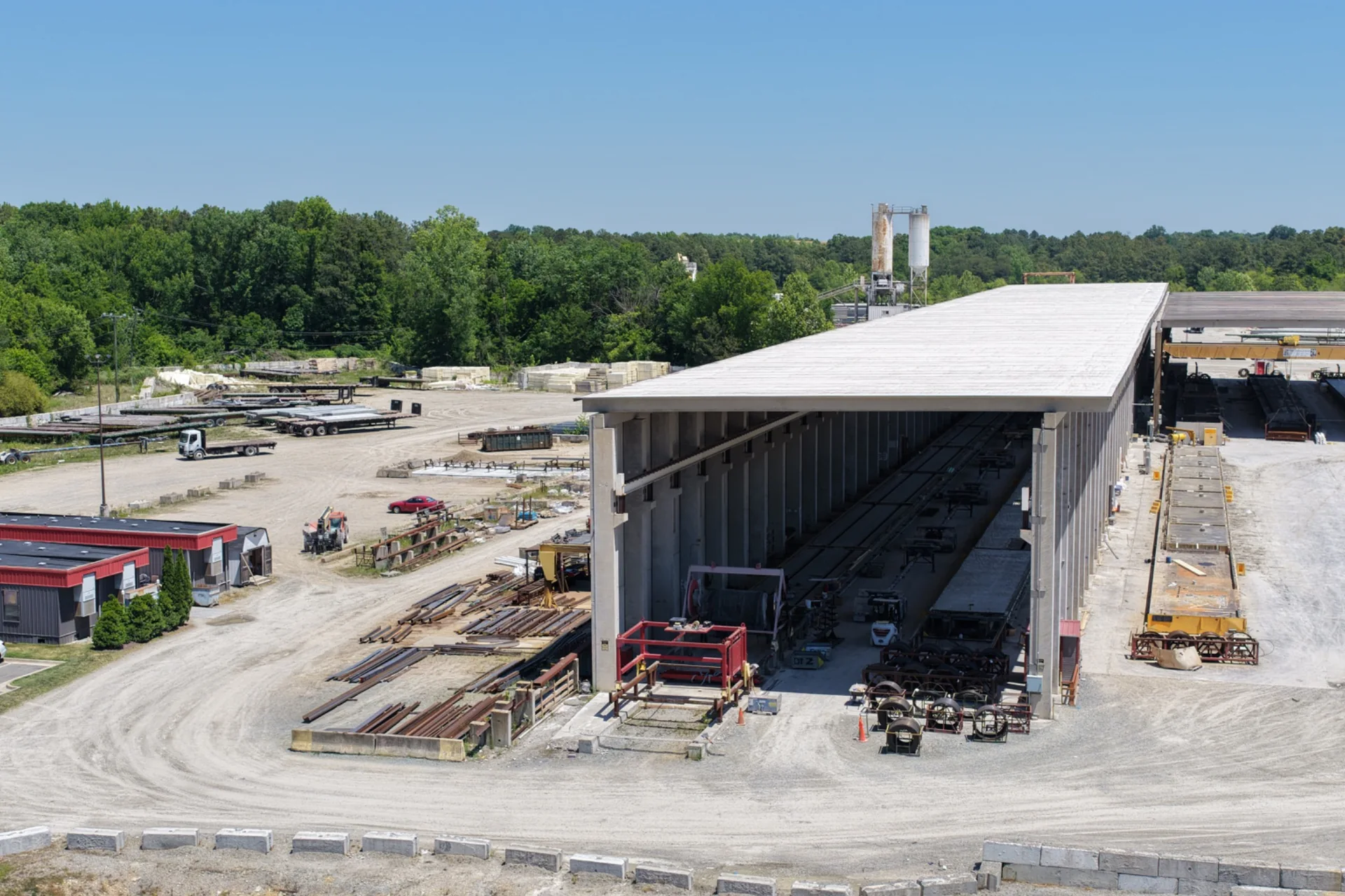 Fabrication and lifting environment.