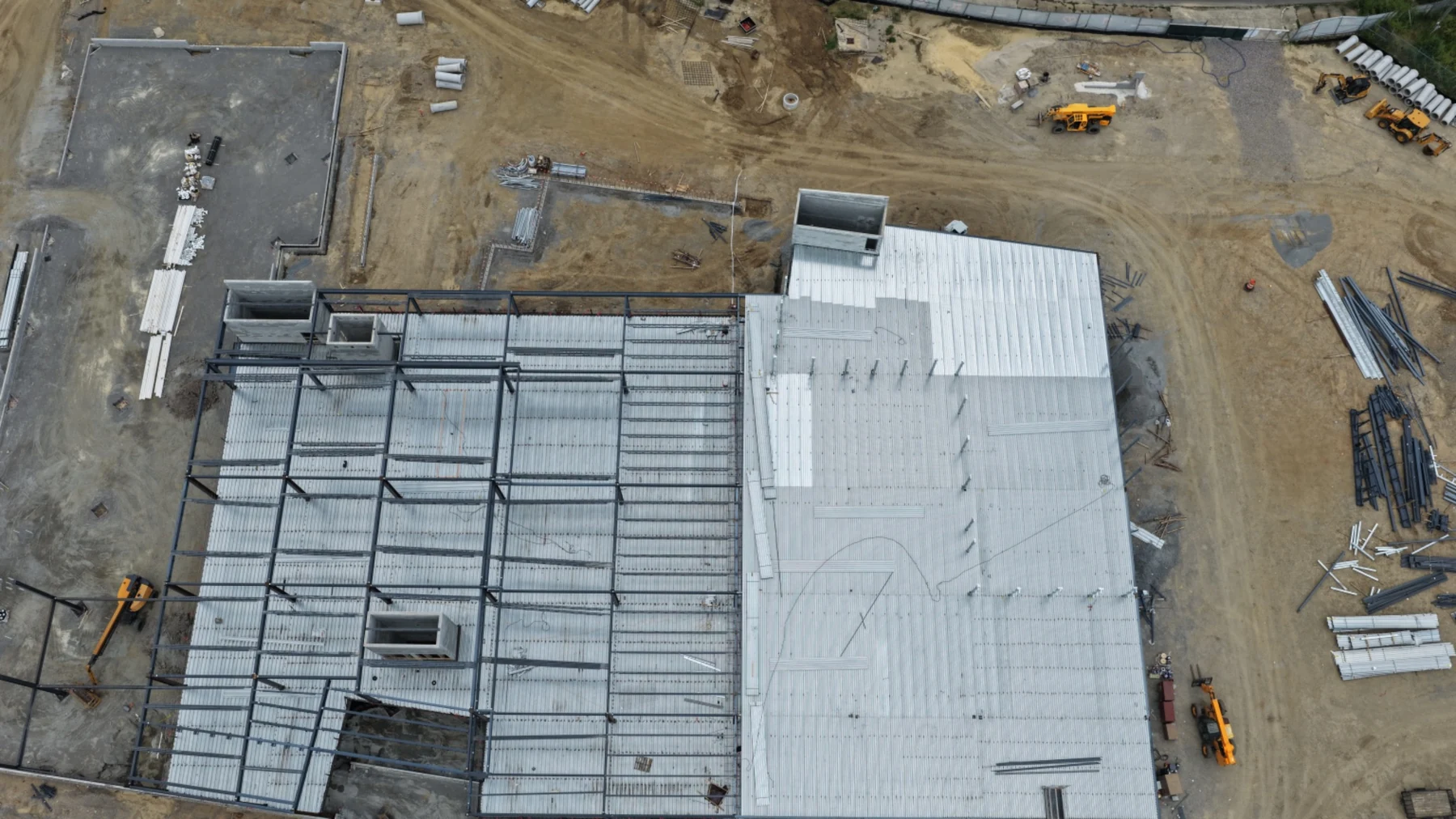 VCU Heart Center structural steel and floor decking on August 15, 2026.
