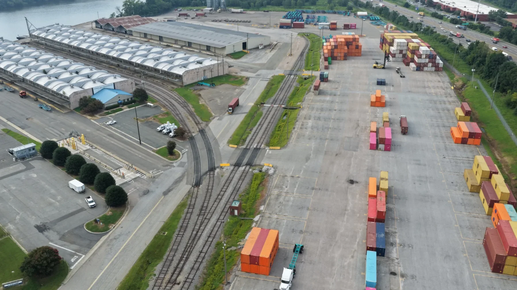 Terminal rail and access relationship